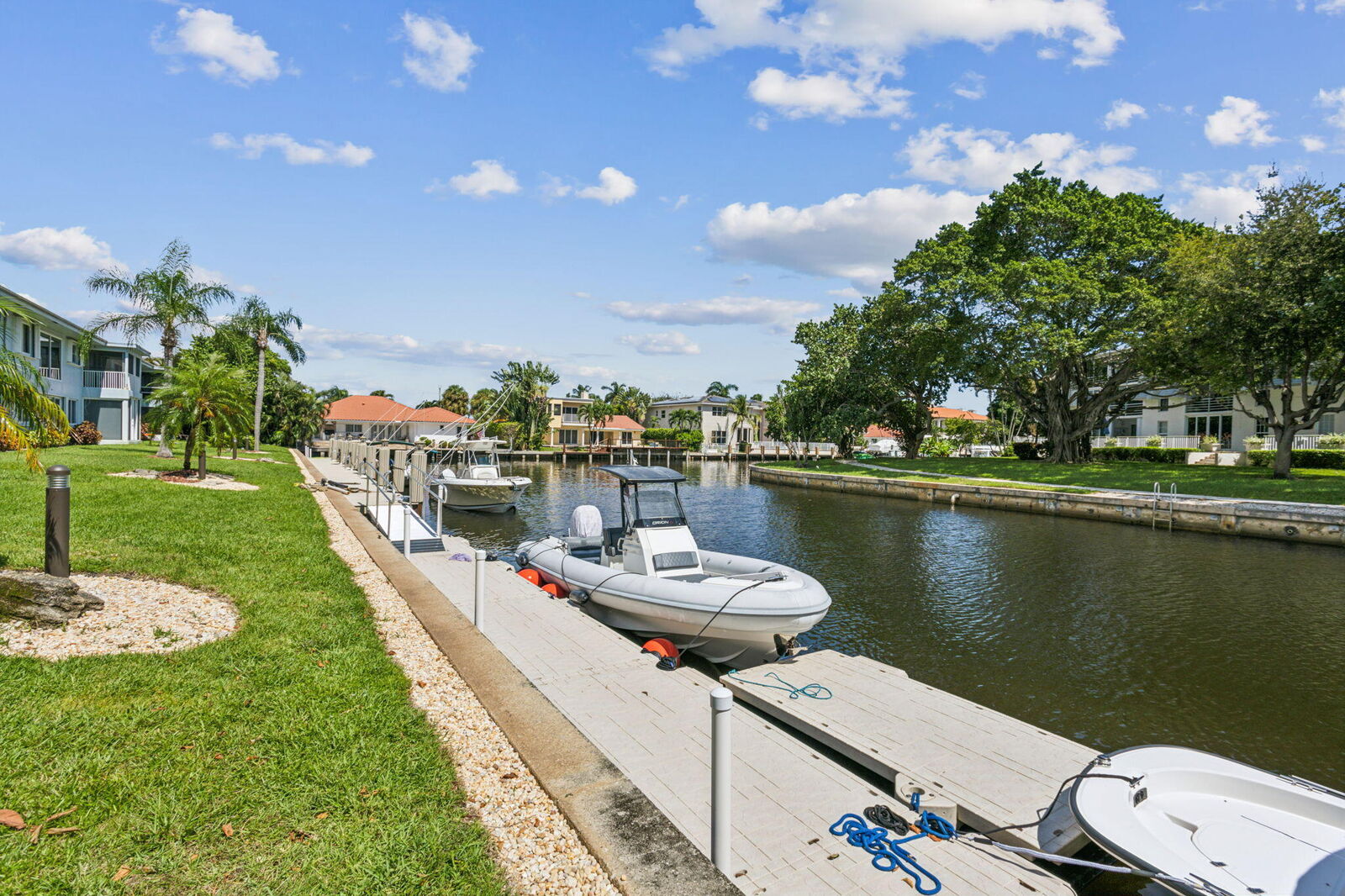 Property Photo: 6100 NE 7th Avenue 6 FL 33487