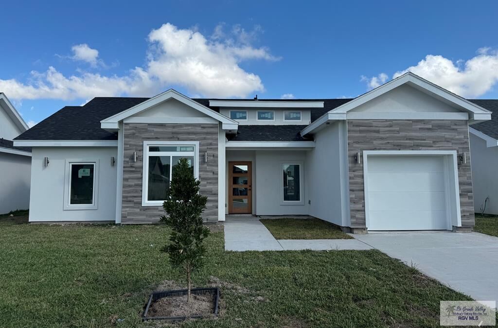 Property Photo: 18023 Redwood St TX 78552