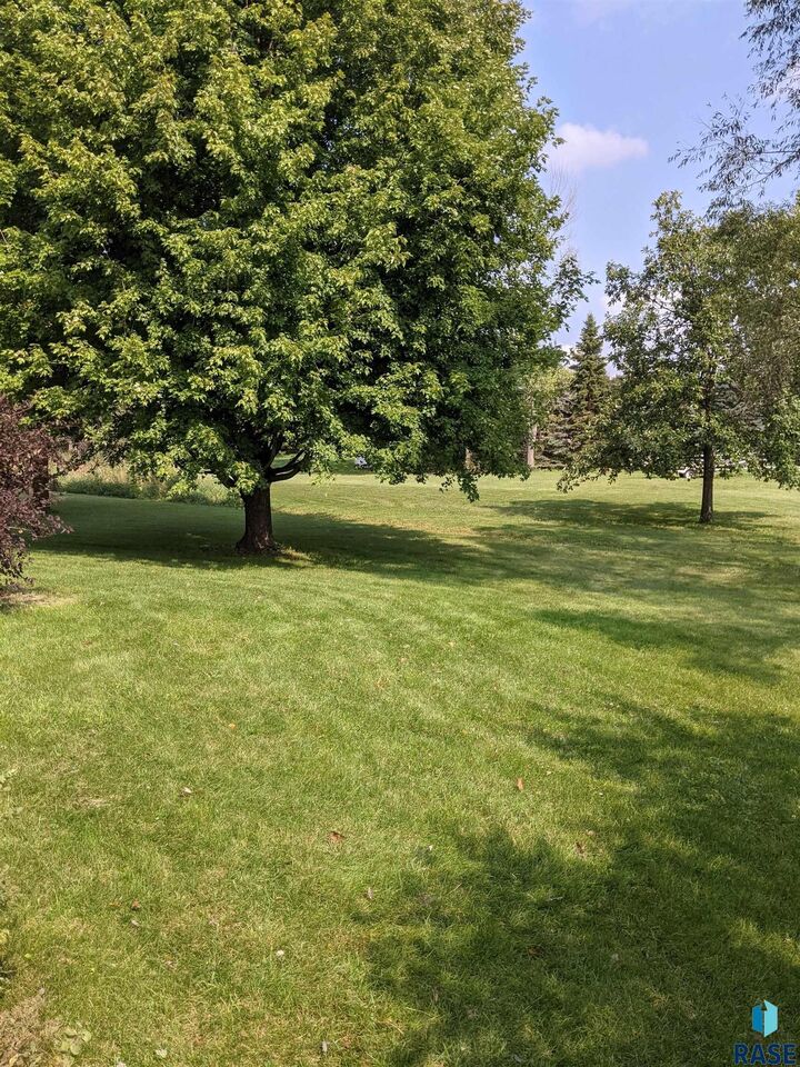 Property Photo: 27033 Revillo Pl SD 57108