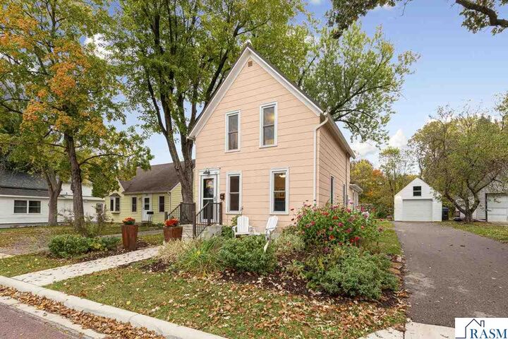 Property Photo:  215 Tile Street  MN 56001
