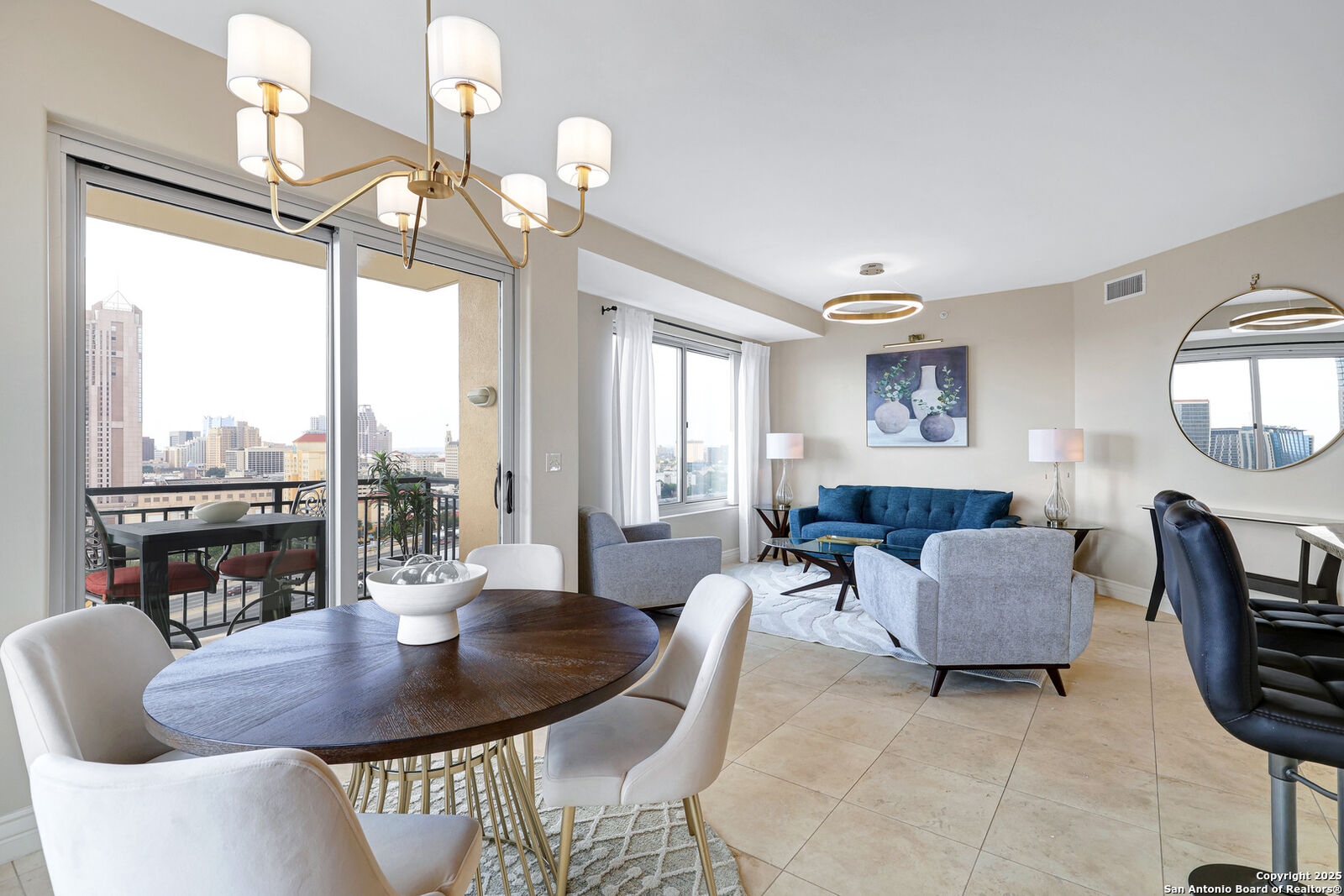 Property Photo: 215 Center 1307 TX 78202
