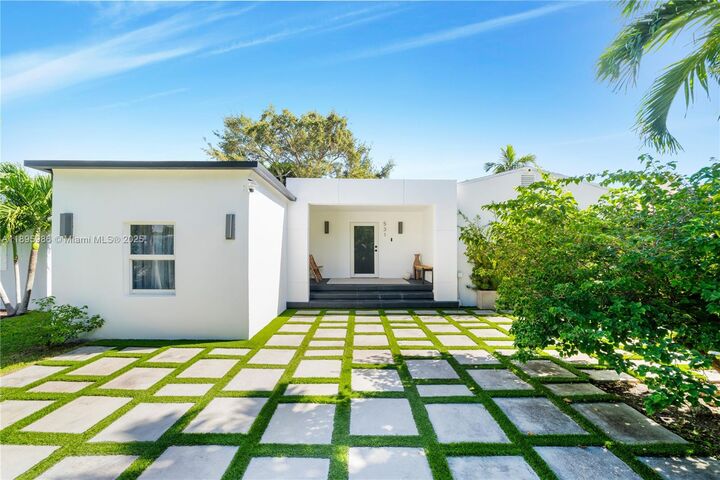531 SW 23rd Rd  Miami FL 33129 photo