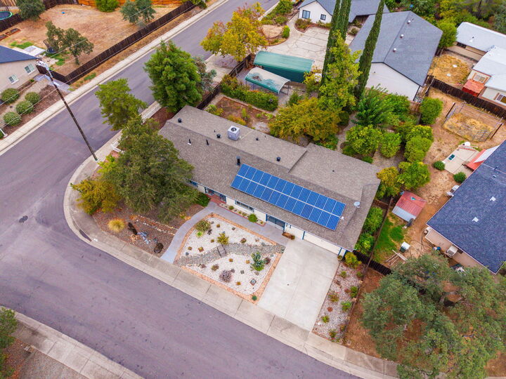 Property Photo: 892 August Way CA 96003