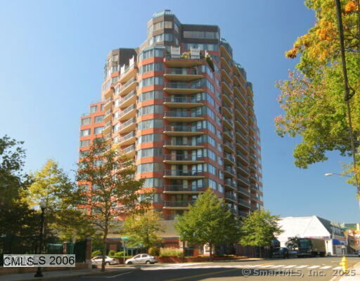 Property Photo:  25 Forest Street 8C  CT 06901 