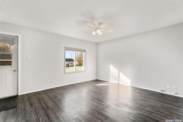 Property Photo: 1478 1st Street E SK S6V 0E5