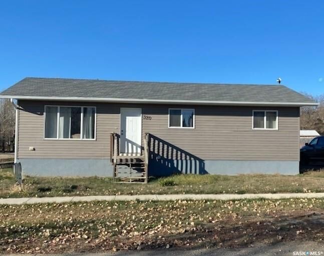 Property Photo:  320 4th Avenue  SK S0L 0V0 