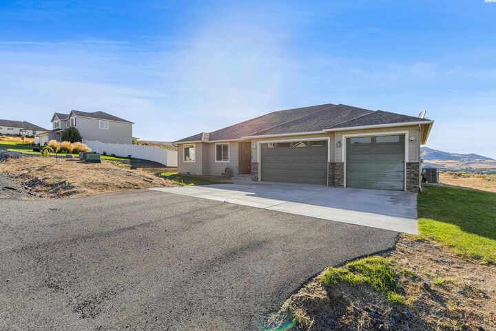 Property Photo: 28104 N Pear Dr WA 99320