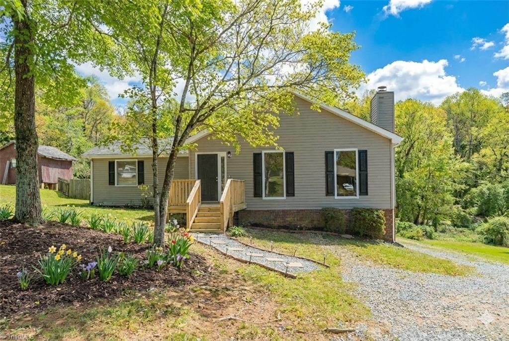 Property Photo:  1107 Harvest Drive  NC 27360 