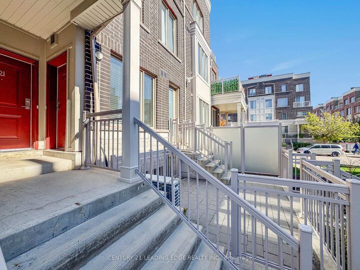 Property Photo: 140 Long Branch Avenue 20 ON M8W 0B1