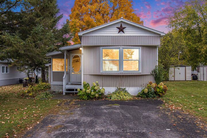 Property Photo:  9 Bridle Path  ON K2A 0J4 