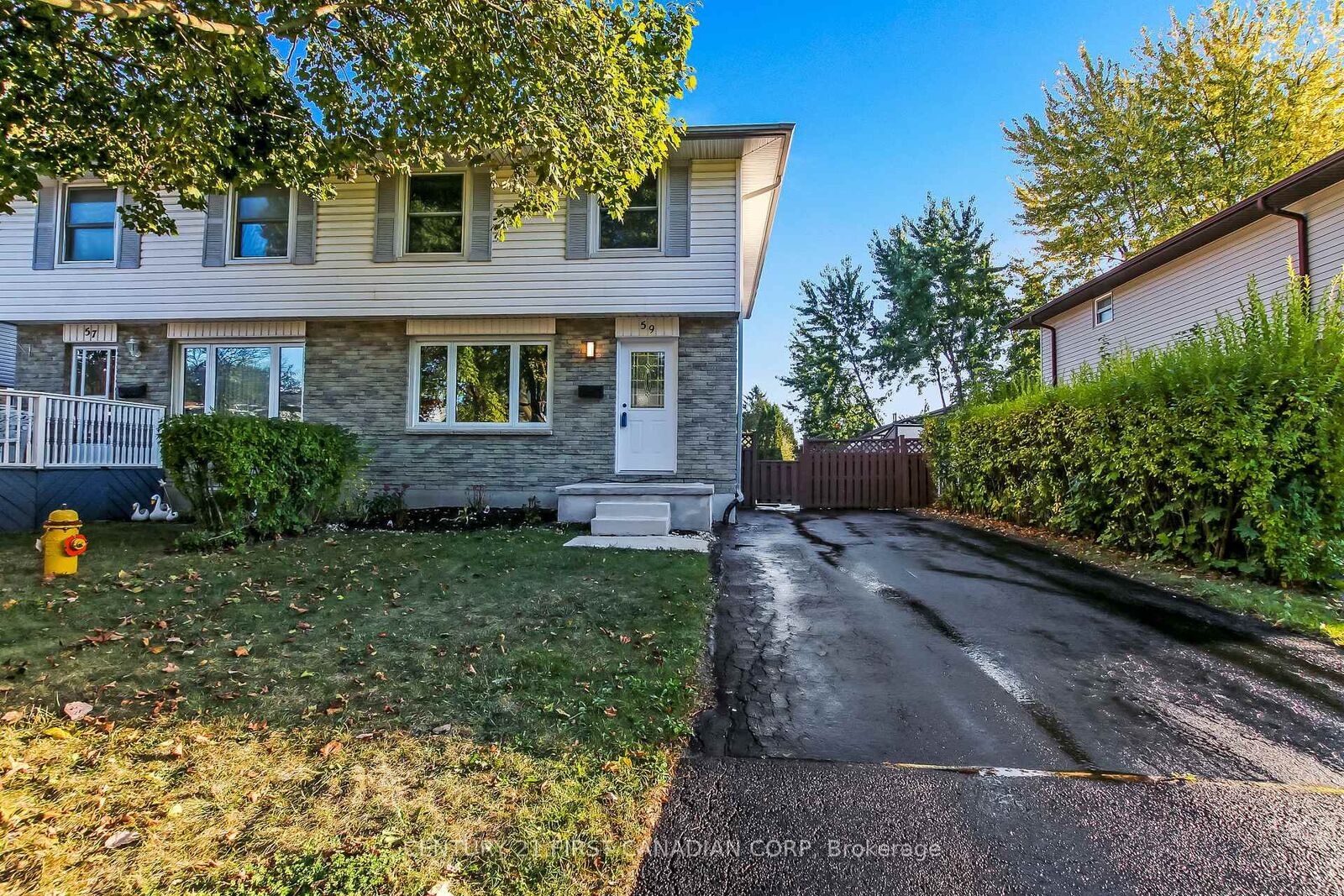 Property Photo:  59 Augusta Crescent  ON N6E 2C9