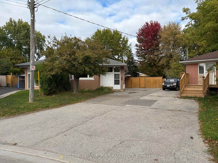 Property Photo: 275 Silverbirch Drive ON L3Y 2Z6
