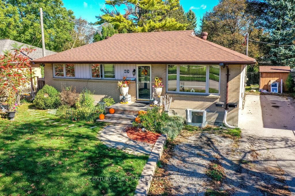 Photo de la propriété: 63 Davidson Street ON L4M 3S2