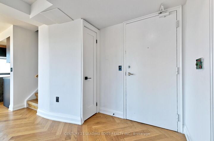 Property Photo:  155 Legion Road N 2704  ON M8Y 0A7