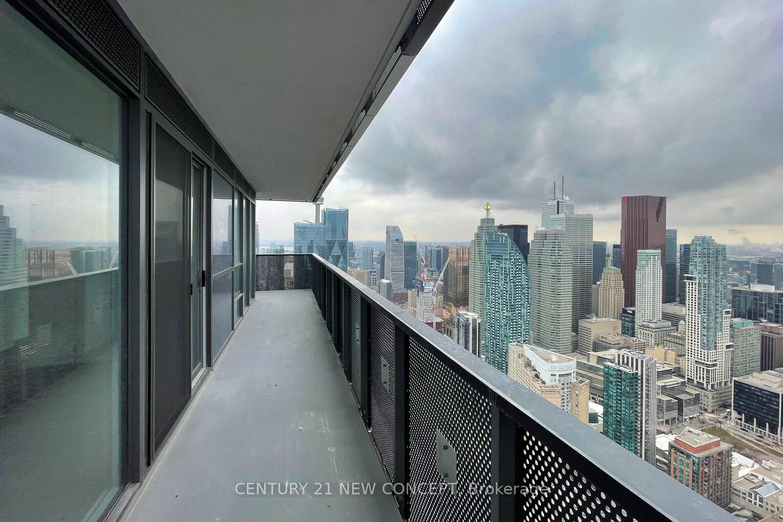 Property Photo: 55 Cooper Street N 7101 ON M5E 0G1