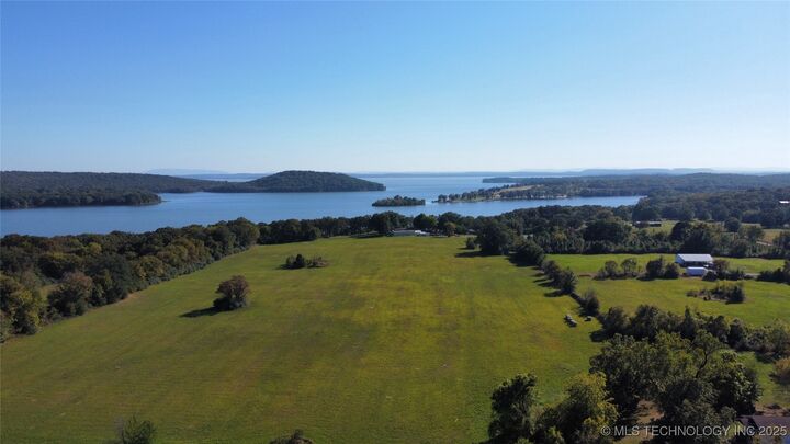 Property Photo:  110497 S 4580 Road  OK 74955