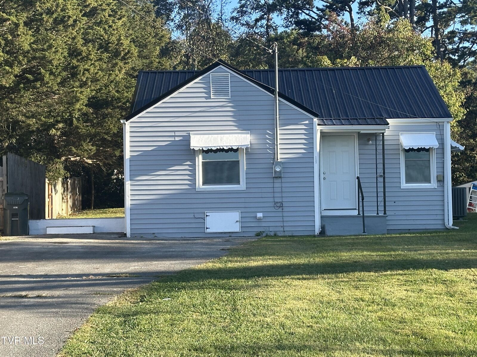 Property Photo: 1127 Forest Street TN 37743