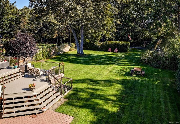 Property Photo: 3381 Woodburn Ave BC V8P 5B8