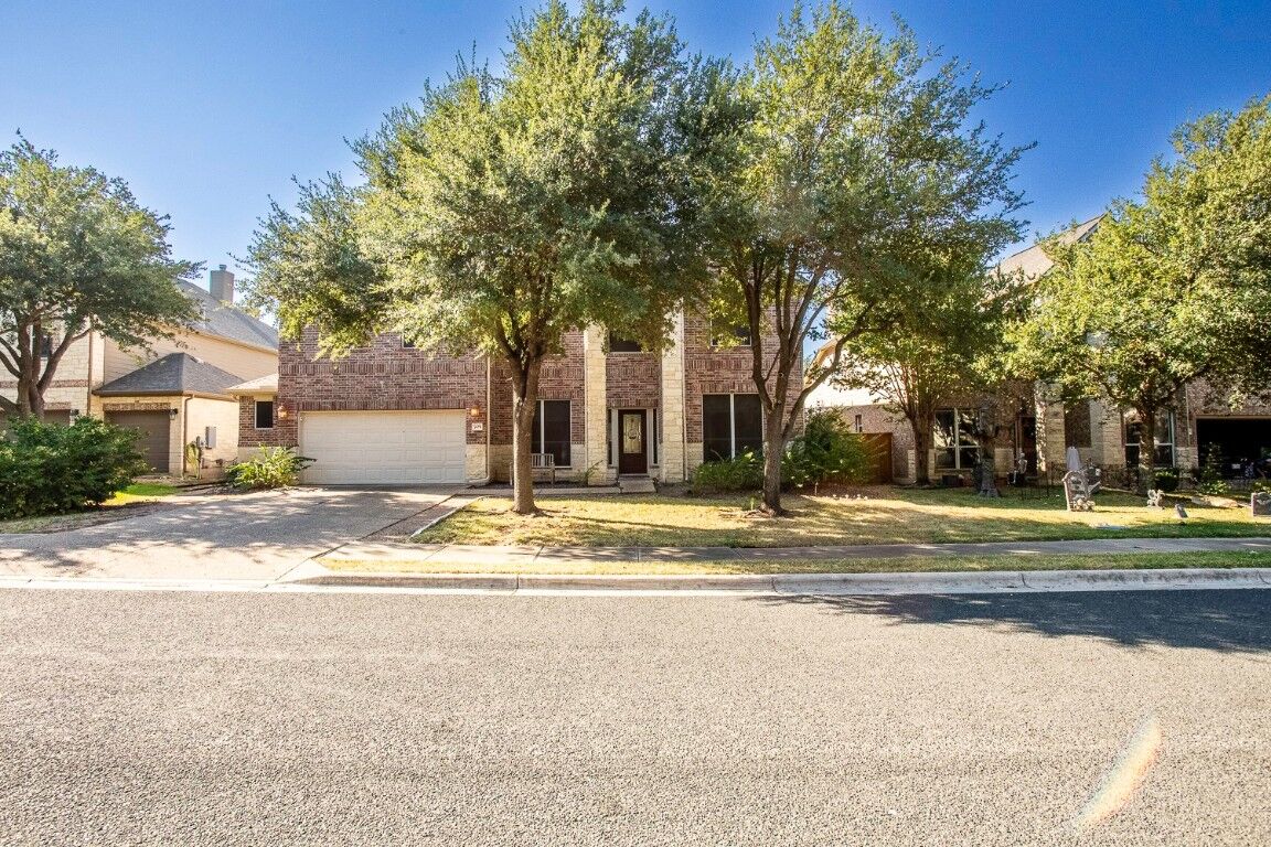 Property Photo: 705 Green Vista Court TX 78665