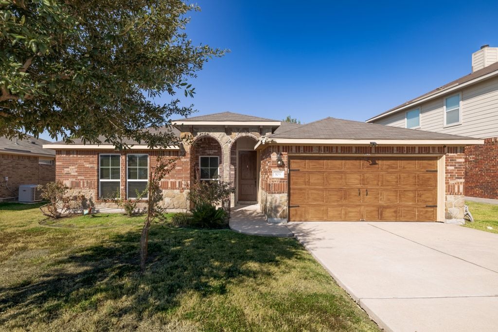 Property Photo: 103 Aguilar Drive TX 78634