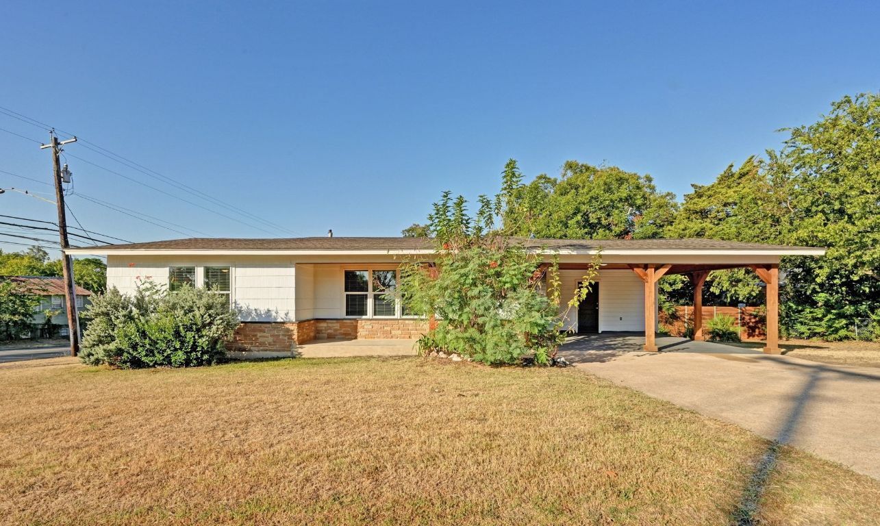 Property Photo: 1900 Cedar Avenue TX 78722