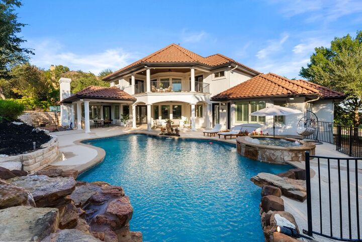2404 University Club Drive  Austin TX 78732 photo