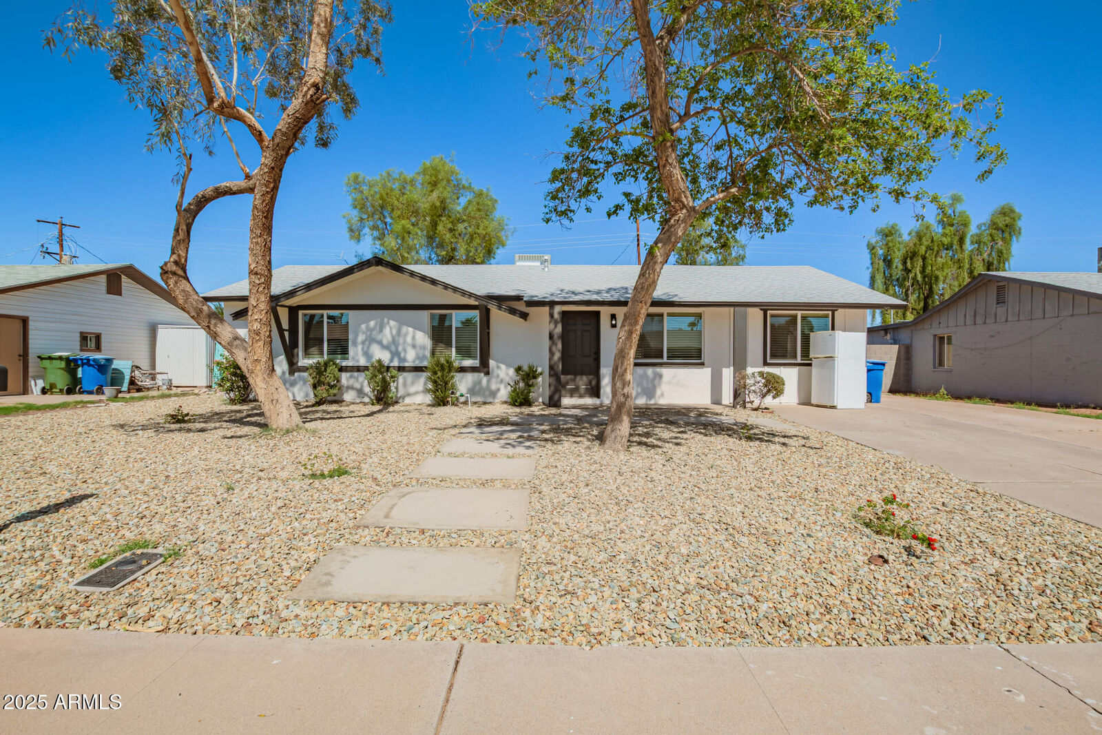 Property Photo: 628 E Papago Drive AZ 85288