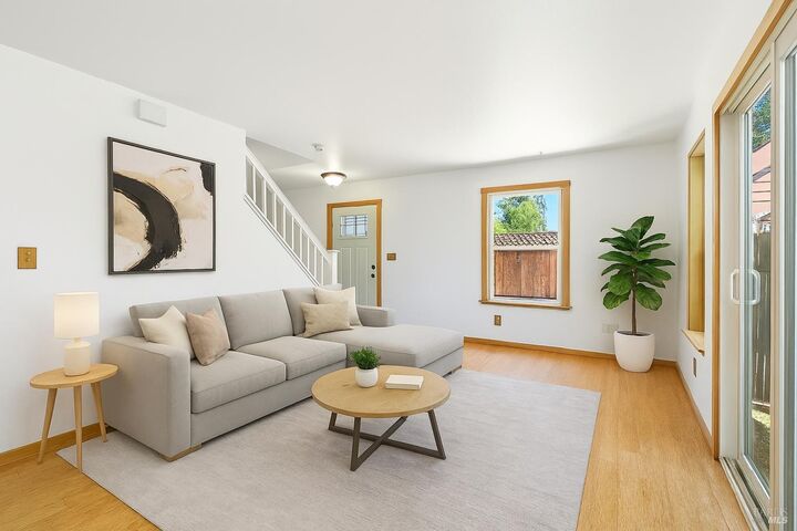 Property Photo:  930 Kingwood Street  CA 95401 