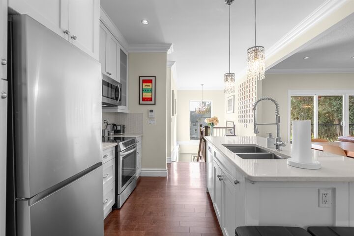 Property Photo: 324 E 24th Street BC V7L 3E8