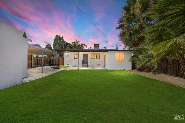 Property Photo: 231 Ray Street CA 93308