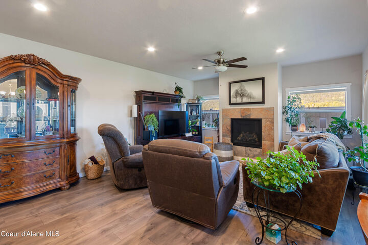 Property Photo: 318 Creekview Ct ID 83864