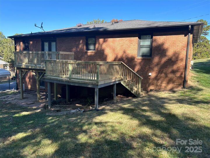 Property Photo:  251 Briarcliff Drive  NC 28081