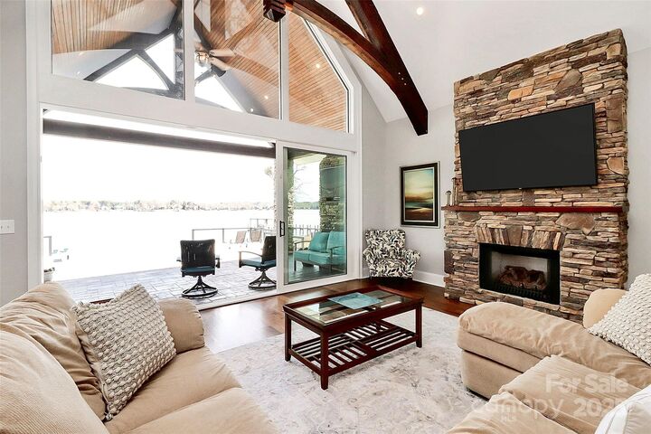 Property Photo: 5086 Windward Point Lane NC 28037