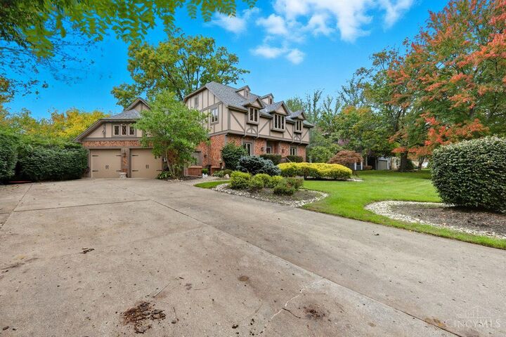 Property Photo: 9036 Symmes Ridge Lane OH 45140