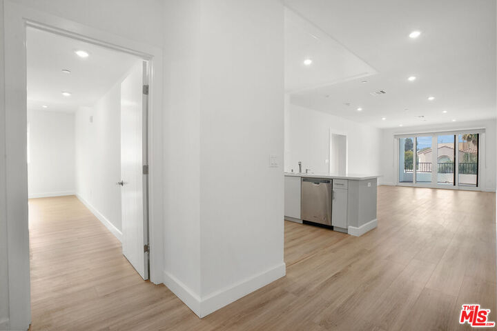 Property Photo: 1832 S Barrington Ave CA 90025