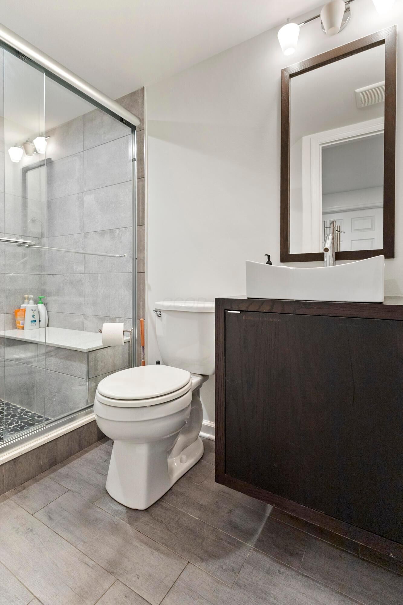 Property Photo: 2370 Zollinger Road OH 43221