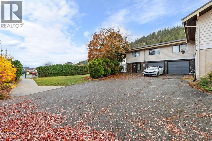 Property Photo: 154 Applebrooke Crescent BC V1V 1W4