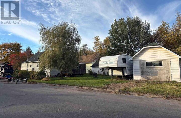 Property Photo: 514 Northland Rd ON P6C 3N9