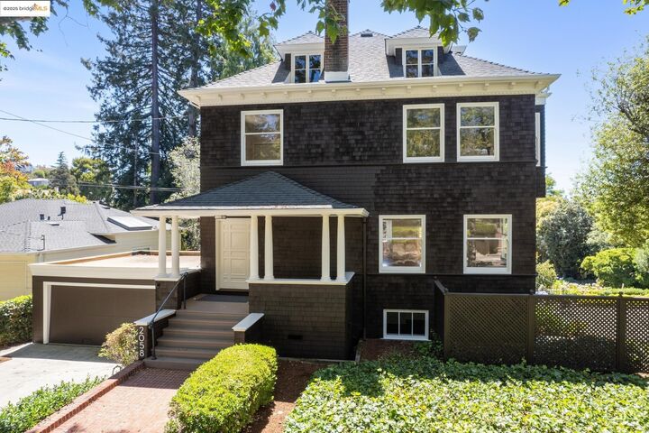 Property Photo:  2058 Oakland Avenue  CA 94611