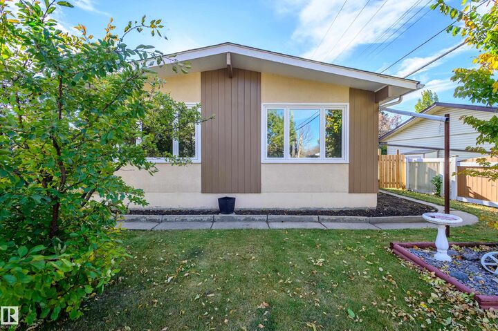 20 Grandville Avenue  St. Albert AB T8N 0T4 photo