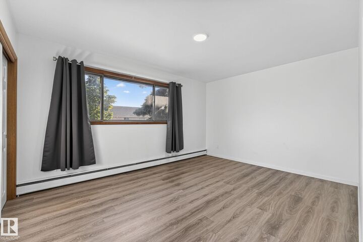 12410 134 Avenue NW  Edmonton AB T5J 3Y4 photo