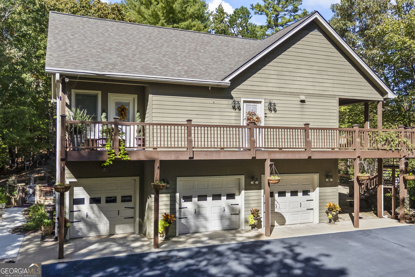 Property Photo:  159 Zeppelin Strasse  GA 30545