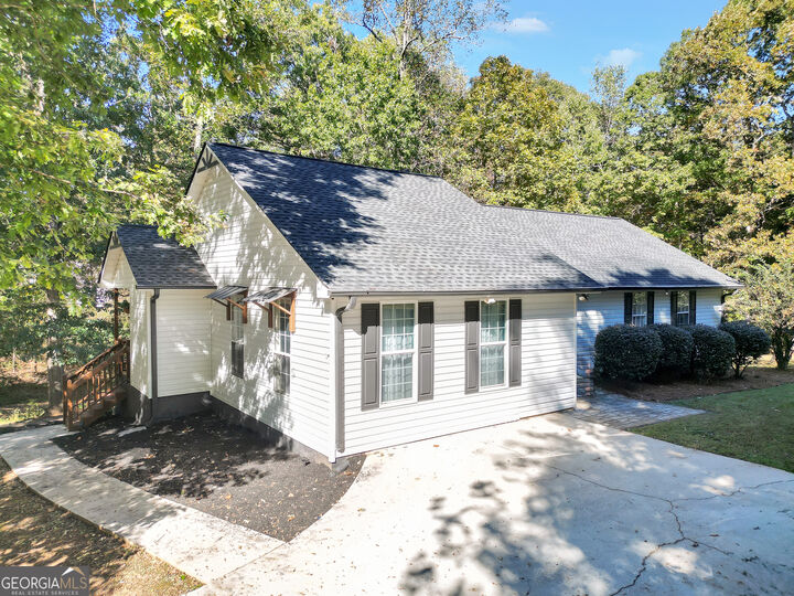 Property Photo: 114 Aristocratic Way GA 30248