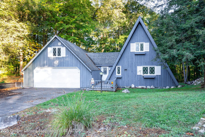 Property Photo: 1686 Herrity Lane MI 48846