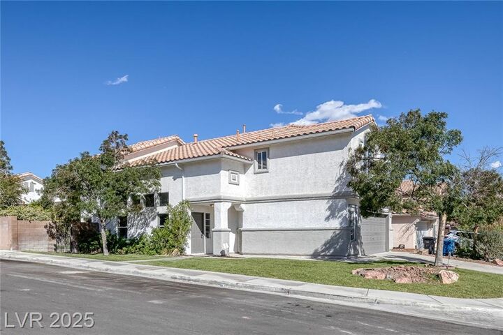 Property Photo:  10068 Yellow Canary Avenue  NV 89117 