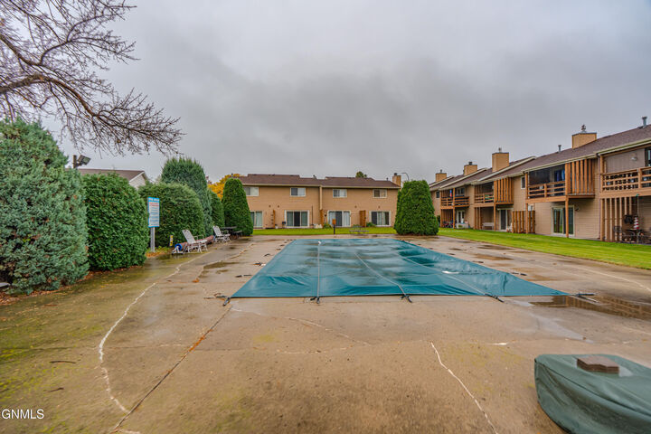 Property Photo:  1206 Portland Drive  ND 58504 