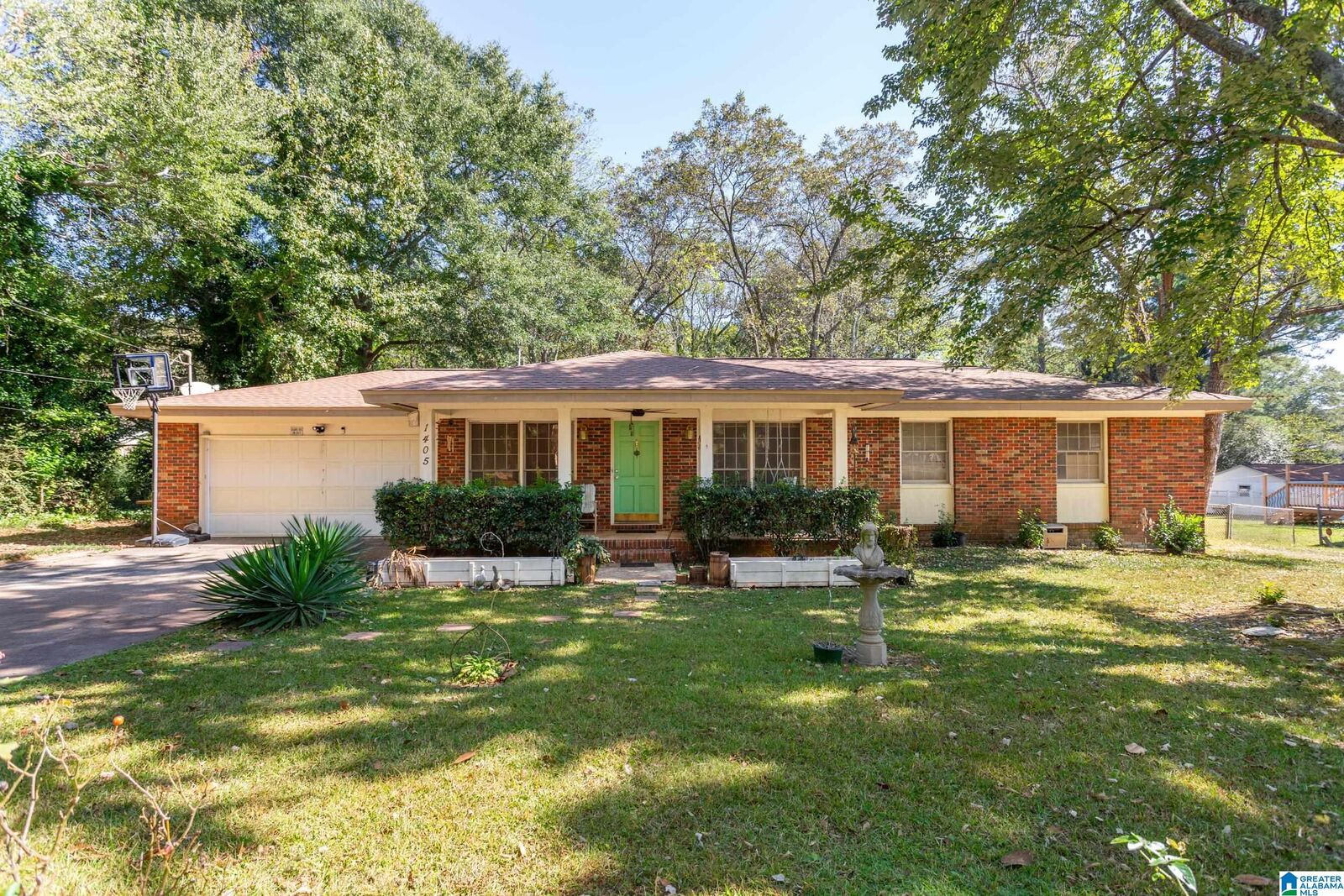 Property Photo: 1405 Valley Place AL 36207