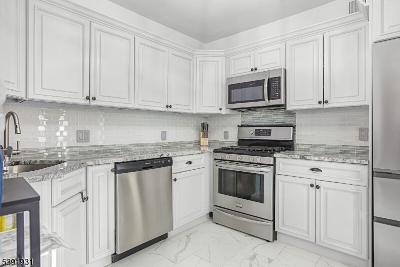 Property Photo:  159 Anderson Ave  NJ 07057 