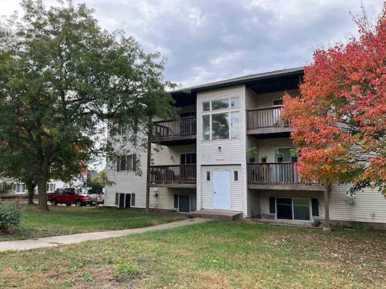 Property Photo:  103 S Scott Blvd  IA 52245 