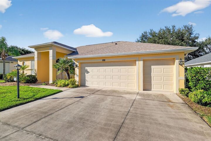 Property Photo:  3609 Belle Rose Drive  FL 34748